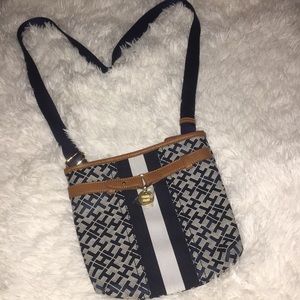 Final sale ❤️ Cross body purse